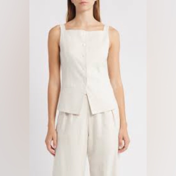 Wayf Tops - NWT Wayf Button-Detail Top